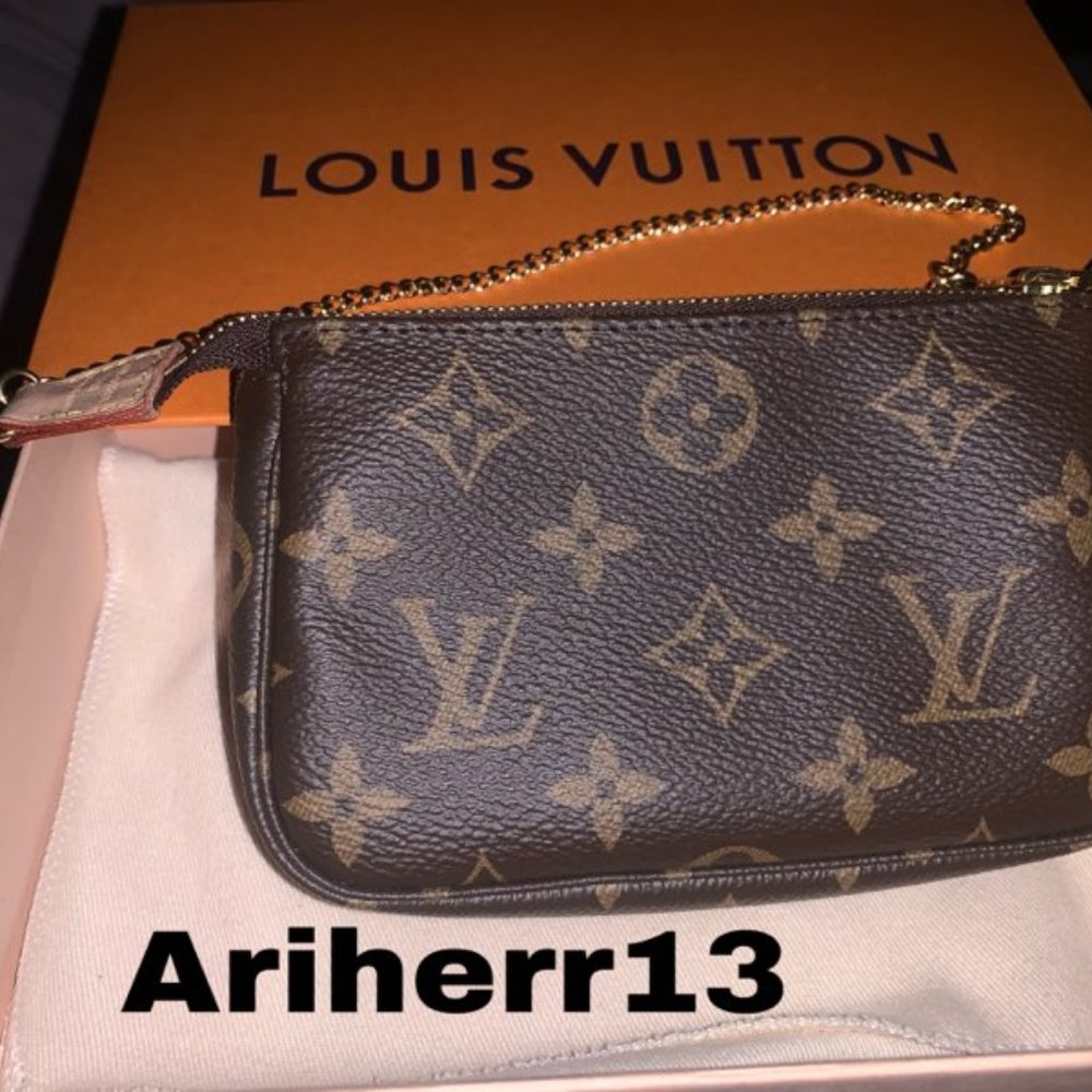 Louis Vuitton Mini Pochette Accessoires - Picture 5 of 6